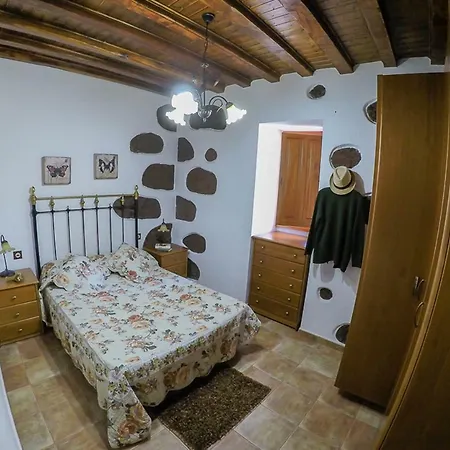 La Casa Baja *