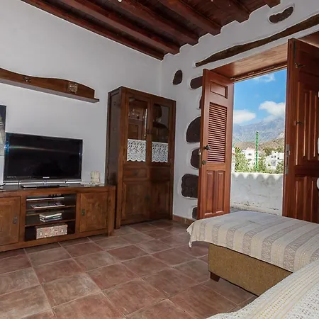 La Casa Baja Santa Lucia De Tirajana