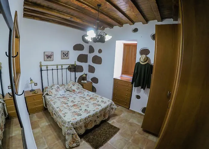 La Casa Baja *