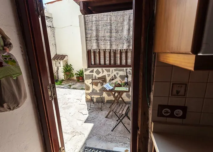 La Casa Baja