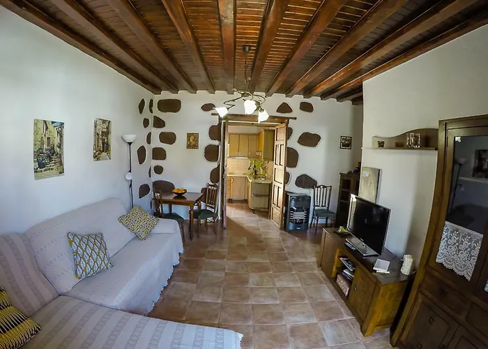 La Casa Baja